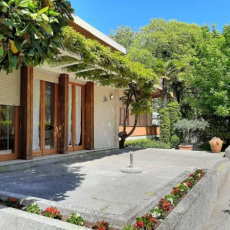 Lilly Villa